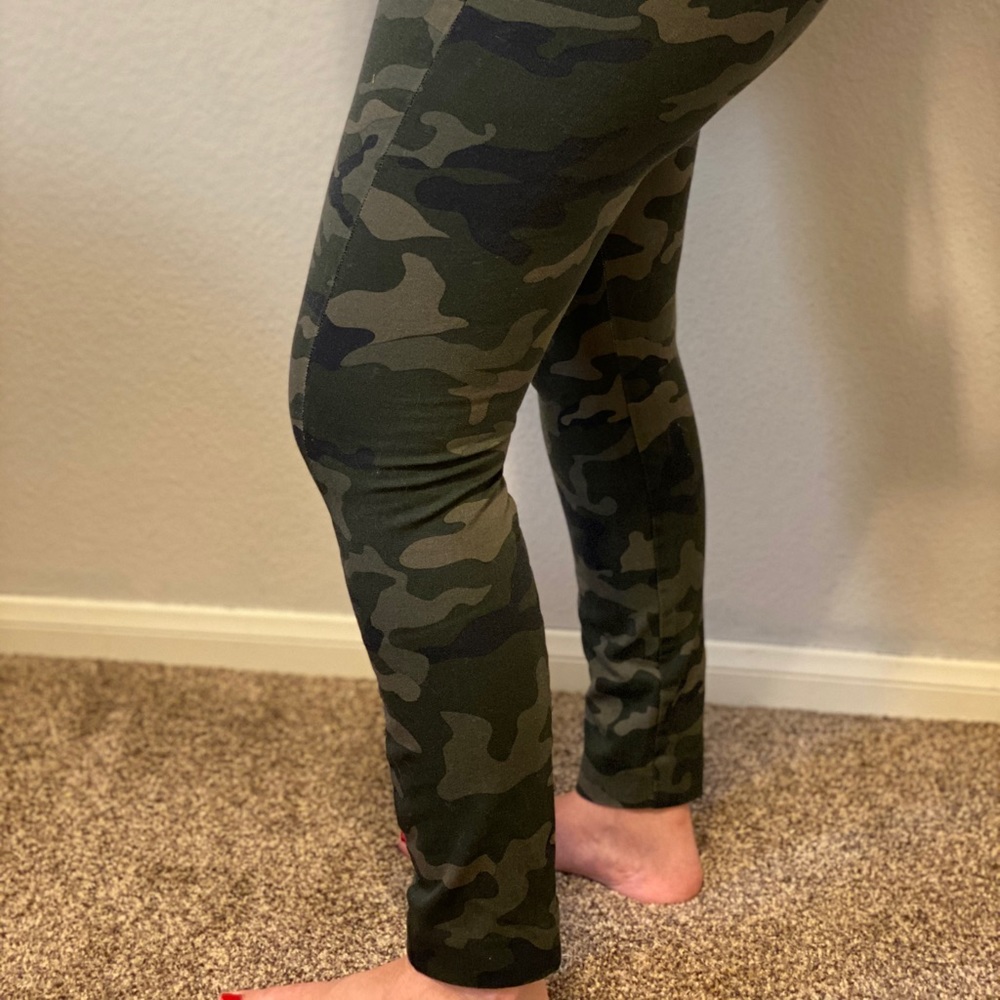 Gap Maternity camouflage pants